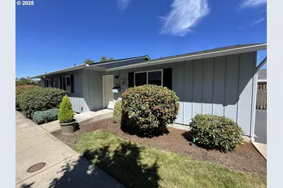 1012 W L St, Springfield, OR 97477 - Photo 1