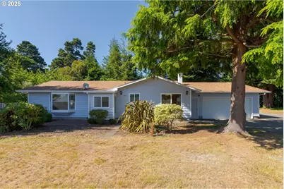 1113 1st St SE, Bandon, OR 97411 - Photo 1