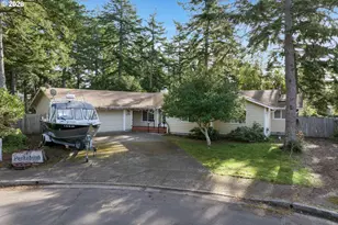 2356 N 22nd Ct, Florence, OR 97439 - Photo 1