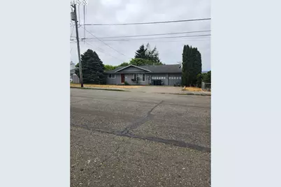 1644 Meade St, North Bend, OR 97459 - Photo 1