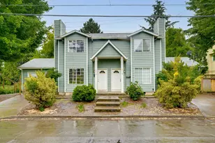 8610 SE Brooklyn St, Portland, OR 97266 - Photo 1