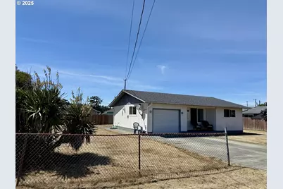 960 Crocker St, Coos Bay, OR 97420 - Photo 1