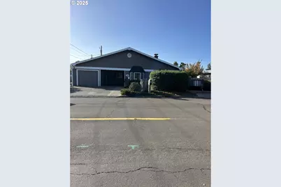 777 Kingwood St, Florence, OR 97439 - Photo 1