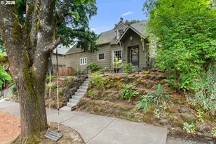 8435 SW 11th Ave, Portland, OR 97219 - Photo 1