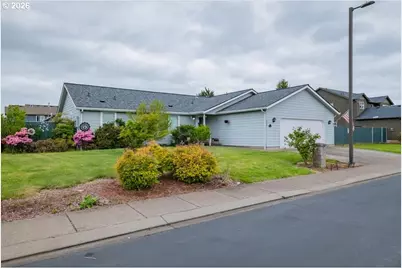 5323 Olympic Cir, Eugene, OR 97402 - Photo 1