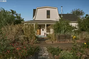 6384 NE Durham Ave, Portland, OR 97211 - Photo 1