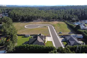 1035 Park Pl, Coos Bay, OR 97420 - Photo 1