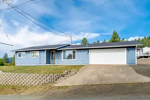 535 Oak Terrace, Sutherlin, OR 97479 - Photo 1