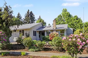 15893 NE Holladay St, Portland, OR 97230 - Photo 1