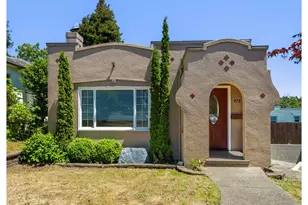 978 S 7th St, Coos Bay, OR 97420 - Photo 1