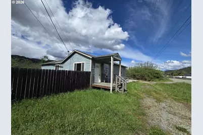 340 E 6th Ave, Riddle, OR 97469 - Photo 1