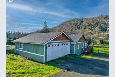 1410 SE Micelli St, Roseburg, OR 97470 - Photo 1