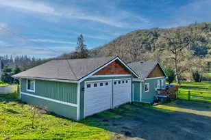 1410 SE Micelli St, Roseburg, OR 97470 - Photo 1