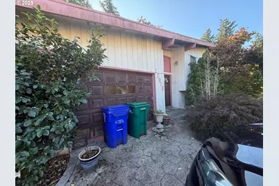 17912 NE Davis St, Portland, OR 97230 - Photo 1