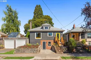 3425 SE Lincoln St, Portland, OR 97214 - Photo 1