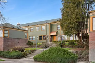 2025 SE Caruthers St, Portland, OR 97214 - Photo 1