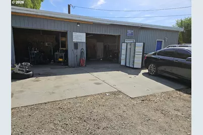 2912 W 2nd St, The Dalles, OR 97058 - Photo 1
