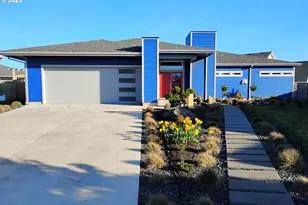 2638 Cedar Loop Dr, Bandon, OR 97411 - Photo 1