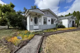 109 Nandina St, Sweet Home, OR 97386 - Photo 1