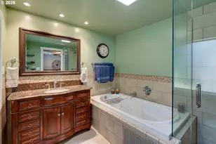 1868 SE Oak St, Hillsboro, OR 97123 - Photo 22