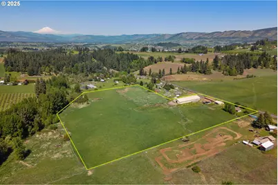 3900 Wy East Rd, Hood River, OR 97031 - Photo 1