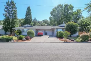 2363 NE Kerr St, Roseburg, OR 97470 - Photo 1