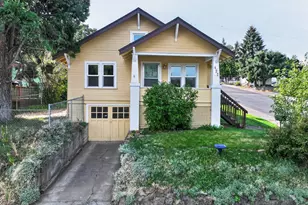 422 W 11th St, The Dalles, OR 97058 - Photo 1