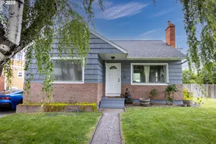 1633 E 13th Pl, The Dalles, OR 97058 - Photo 1