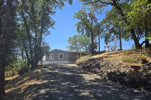 132 Oak Tree Rd, Roseburg, OR 97470 - Photo 1