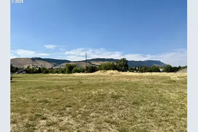 701 Palmer Ave, La Grande, OR 97850 - Photo 1