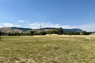 701 Palmer Ave, La Grande, OR 97850 - Photo 1
