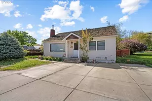 420 Water St, Heppner, OR 97836 - Photo 1