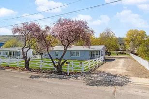775 4th St, Baker City, OR 97814 - Photo 1