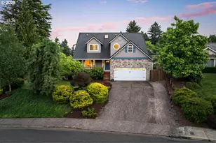 2232 SW Vacuna St, Portland, OR 97219 - Photo 1