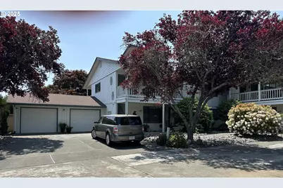 801 Brookhaven Dr #A, Brookings, OR 97415 - Photo 1