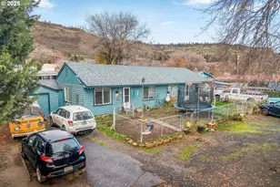 1008 Snipes St, The Dalles, OR 97058 - Photo 1