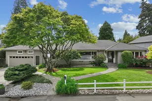3385 SW Vista Dr, Portland, OR 97225 - Photo 1