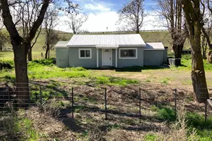 44786 Mission Rd, Pendleton, OR 97801 - Photo 1