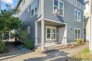 11923 SE Ash St, Portland, OR 97216 - Photo 1