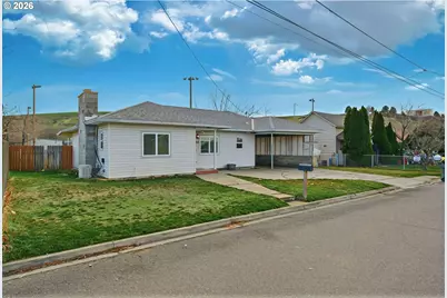 119 Catherine Ave, Milton-Freewater, OR 97862 - Photo 1