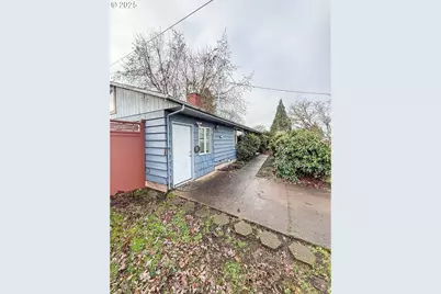 4432 Hawthorne Ave, Eugene, OR 97402 - Photo 1