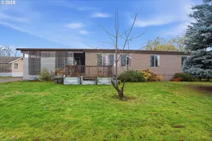 208 W Heintz St, Molalla, OR 97038 - Photo 1