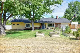 1529 Grand Ave, Medford, OR 97504 - Photo 1