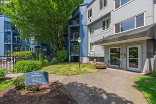 8720 SW Tualatin Rd, Tualatin, OR 97062 - Photo 1