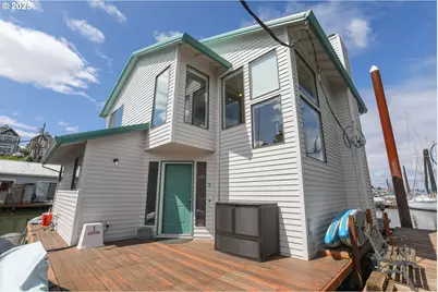 331 NE Bridgeton Rd #2, Portland, OR 97211 - Photo 1