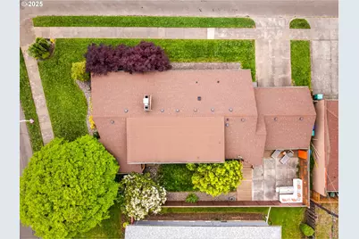 3905 NE Holman St, Portland, OR 97211 - Photo 1