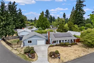 14119 SE Madison St, Portland, OR 97233 - Photo 1