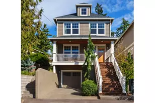 7868 SW 30th Ave, Portland, OR 97219 - Photo 1