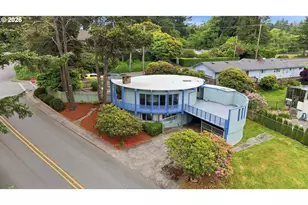 1010 Hemlock Ave, Coos Bay, OR 97420 - Photo 1