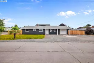 608 Washington St, Silverton, OR 97381 - Photo 1